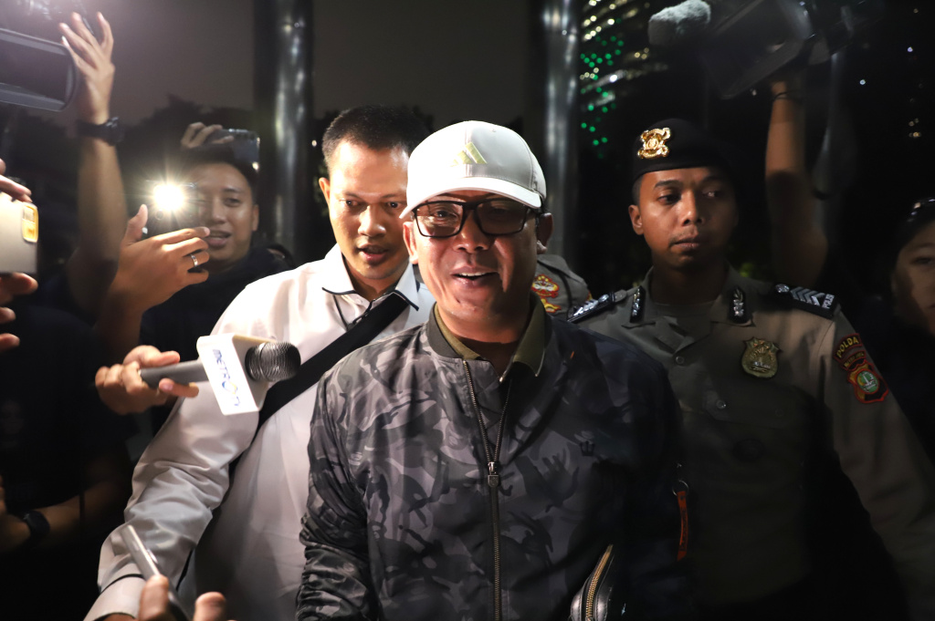 Bupati Lampung Tengah Ardito Wijaya terjerat OTT KPK (Ashar/SinPo.id)