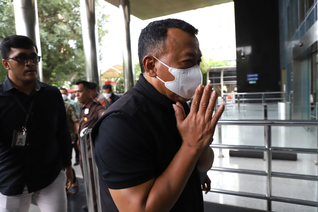 Bupati Ponorogo Sugiri Sancoko tiba di KPK usai terjaring OTT (Ashar/SinPo.id)