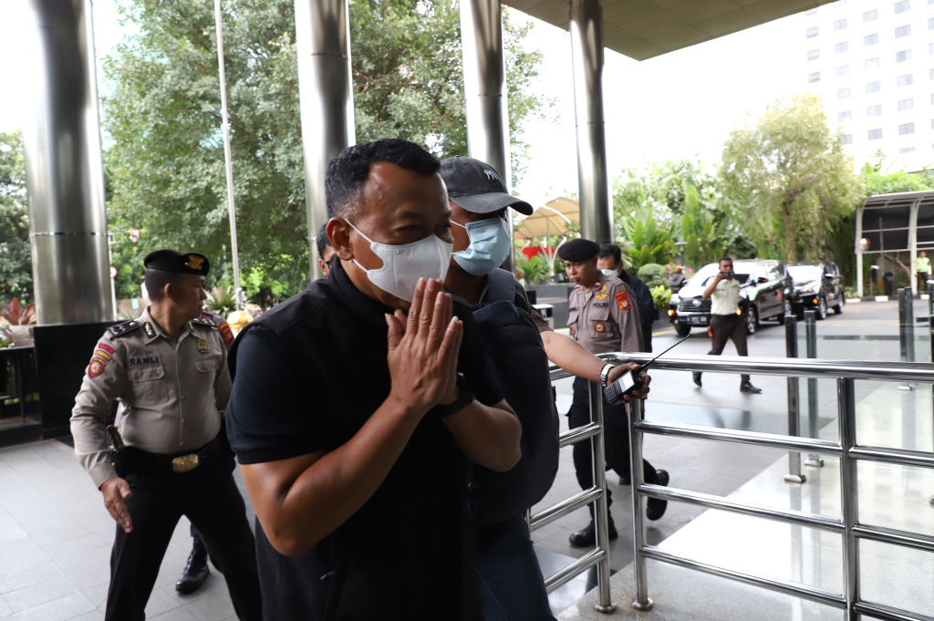 Bupati Ponorogo Sugiri Sancoko tiba di KPK usai terjaring OTT (Ashar/SinPo.id)