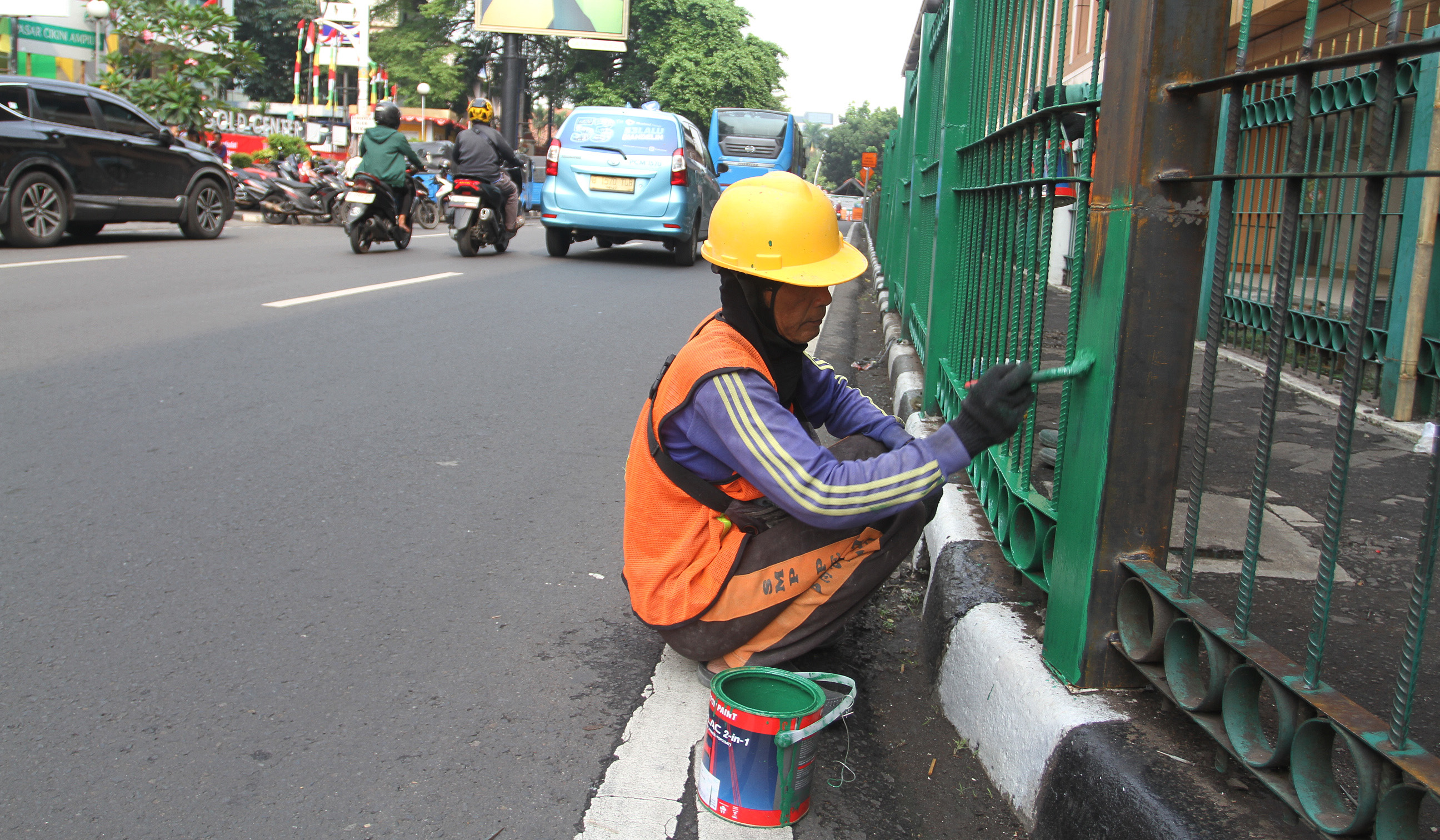 Pagar Stasiun Cikini. (Agus Priatna/SinPo.id)