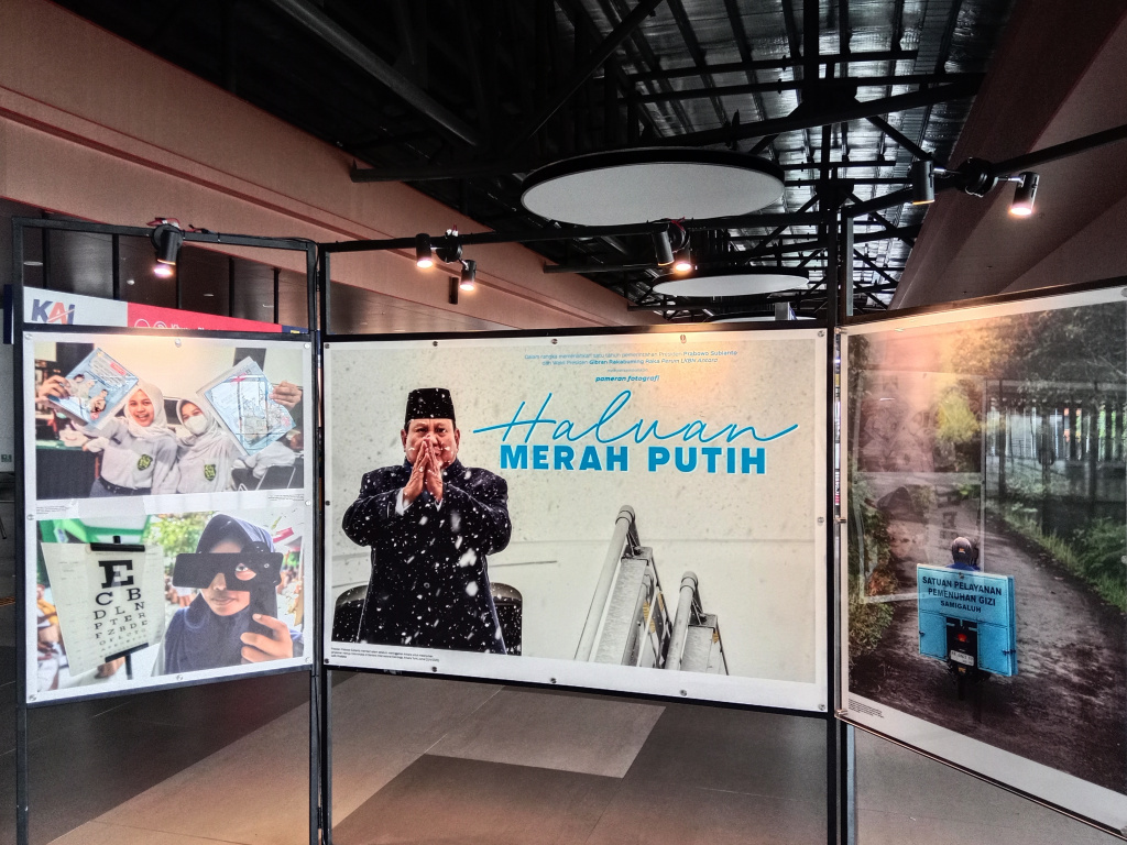 Pameran Jurnalistik Haluan Merah-Putih yang digelar oleh Kantor Berita Antara yang memberikan informasi tentang kebijakan strategis Pemerintahan Presiden Prabowo kepada publik (Ashar/SinPo.id)