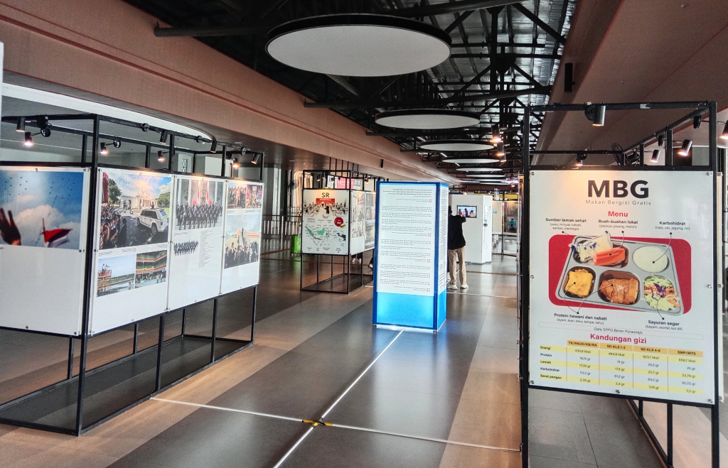 Pameran Jurnalistik Haluan Merah-Putih yang digelar oleh Kantor Berita Antara yang memberikan informasi tentang kebijakan strategis Pemerintahan Presiden Prabowo kepada publik (Ashar/SinPo.id)