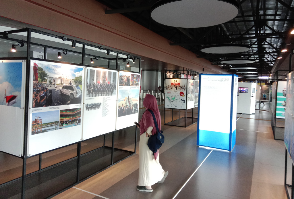 Pameran Jurnalistik Haluan Merah-Putih yang digelar oleh Kantor Berita Antara yang memberikan informasi tentang kebijakan strategis Pemerintahan Presiden Prabowo kepada publik (Ashar/SinPo.id)