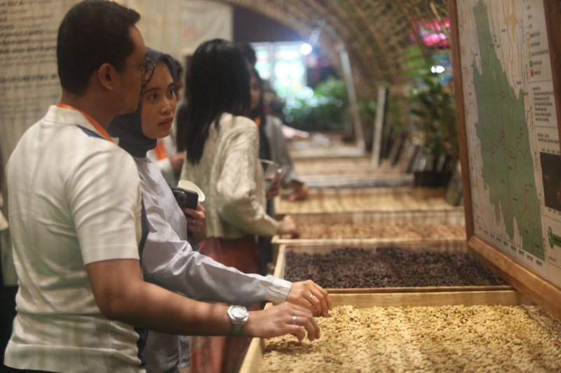 Pameran kopi terbesar di Indonesia yang diikuti oleh 300 peserta yang bertujuan untuk memperkenalkan Kopi Indonesia (Ashar/SinPo.id)
