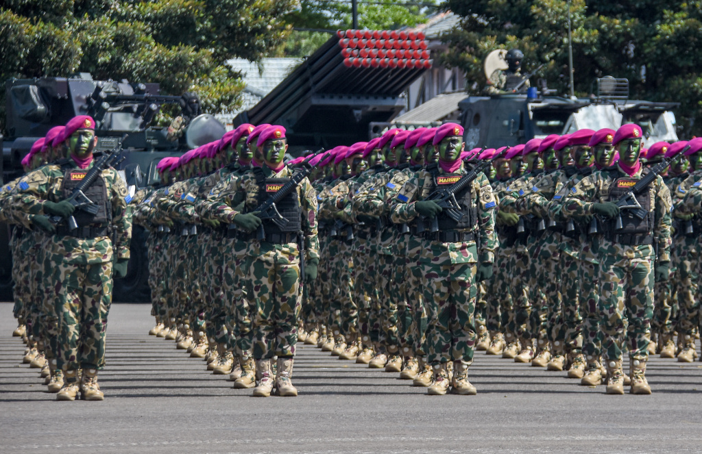 Panglima TNI pimpin upacara peringatan HUT ke-80 Korps Marinir (Ashar/Foto:KoptuMarAinulYaqin/SinPo.id)
