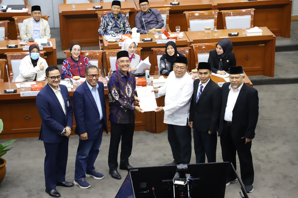 Panja Sepakati biaya haji 2026 turun sebesar dua juta (Ashar/SinPo.id)