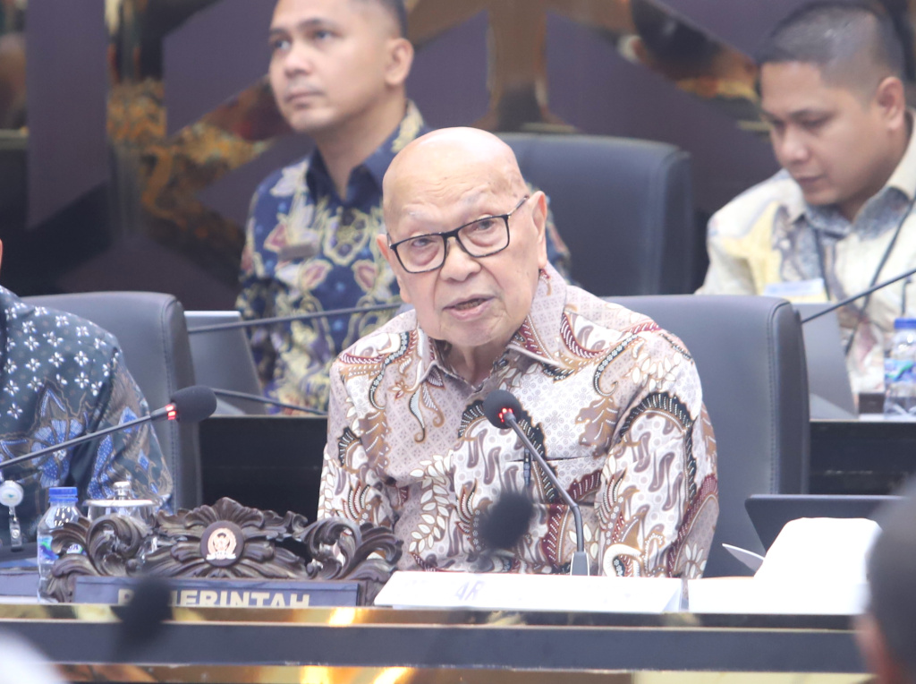 Pansus menggelar RDP dengan Dirut PT Freeport, Garuda Indonesia dan Pertamina membahas RUU tentang Hukum Perdata Internasional (Ashar/SinPo.id)