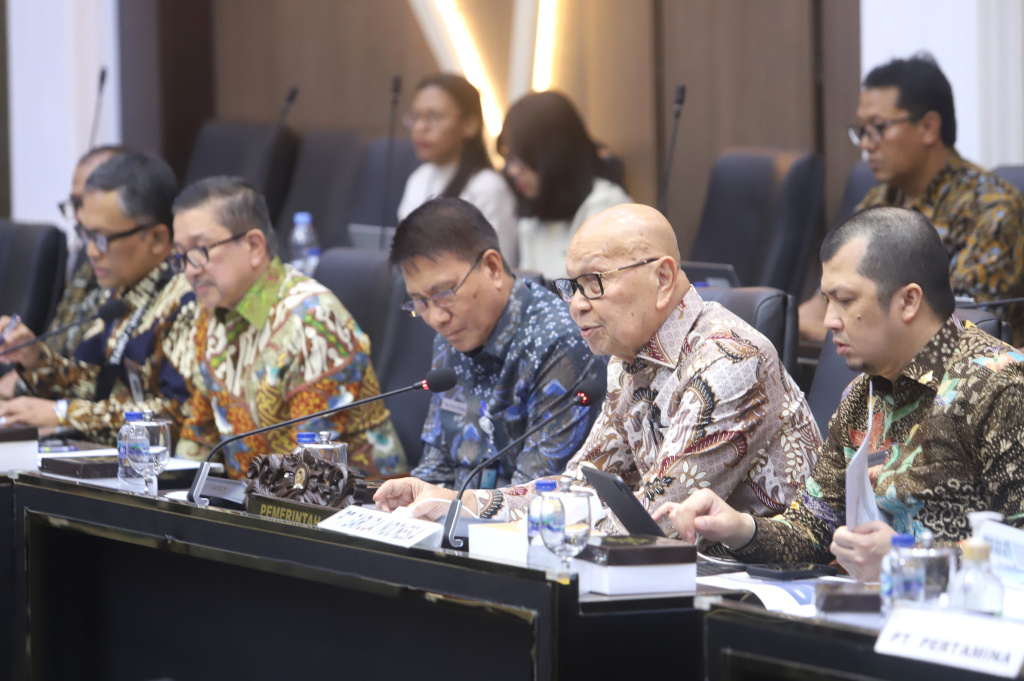Pansus menggelar RDP dengan Dirut PT Freeport, Garuda Indonesia dan Pertamina membahas RUU tentang Hukum Perdata Internasional (Ashar/SinPo.id)