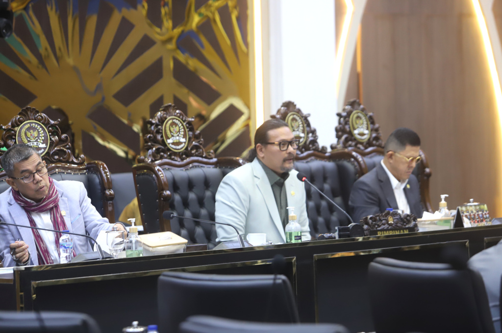 Pansus menggelar RDP dengan Dirut PT Freeport, Garuda Indonesia dan Pertamina membahas RUU tentang Hukum Perdata Internasional (Ashar/SinPo.id)