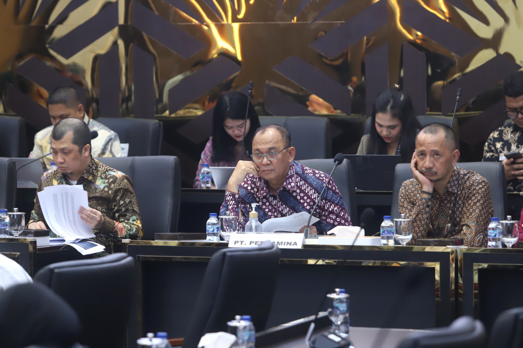 Pansus menggelar RDP dengan Dirut PT Freeport, Garuda Indonesia dan Pertamina membahas RUU tentang Hukum Perdata Internasional (Ashar/SinPo.id)