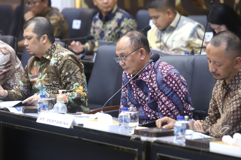 Pansus menggelar RDP dengan Dirut PT Freeport, Garuda Indonesia dan Pertamina membahas RUU tentang Hukum Perdata Internasional (Ashar/SinPo.id)