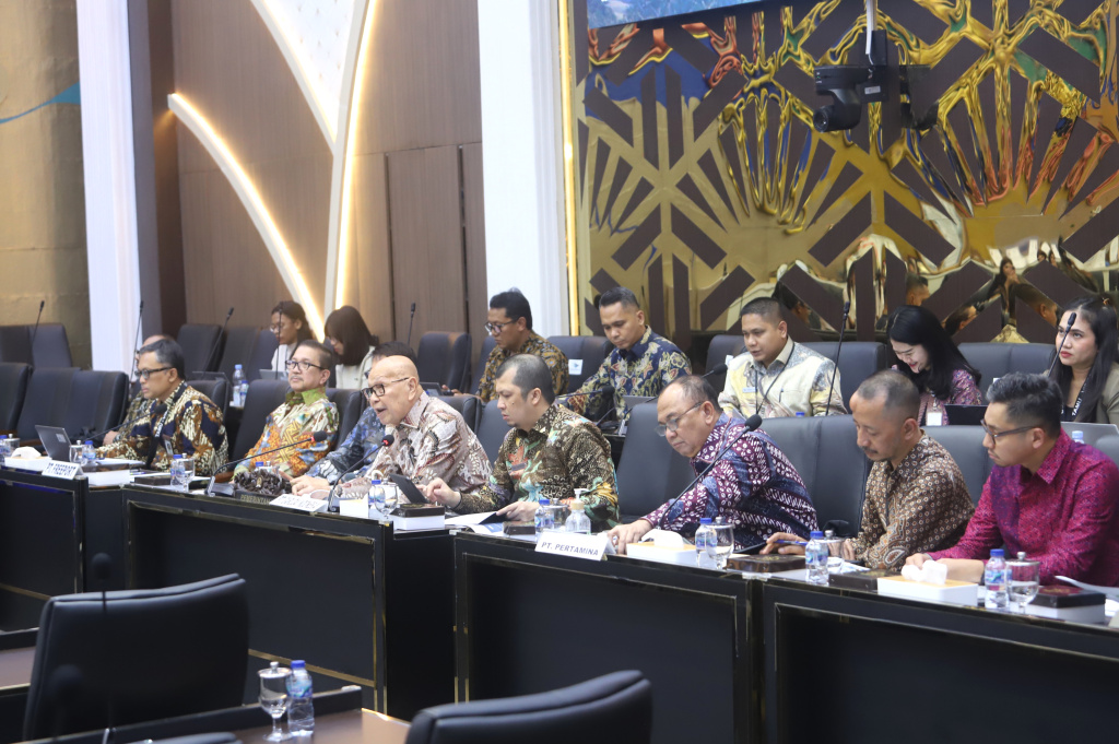 Pansus menggelar RDP dengan Dirut PT Freeport, Garuda Indonesia dan Pertamina membahas RUU tentang Hukum Perdata Internasional (Ashar/SinPo.id)