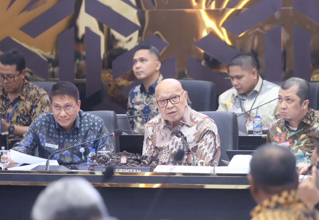 Pansus menggelar RDP dengan Dirut PT Freeport, Garuda Indonesia dan Pertamina membahas RUU tentang Hukum Perdata Internasional (Ashar/SinPo.id)