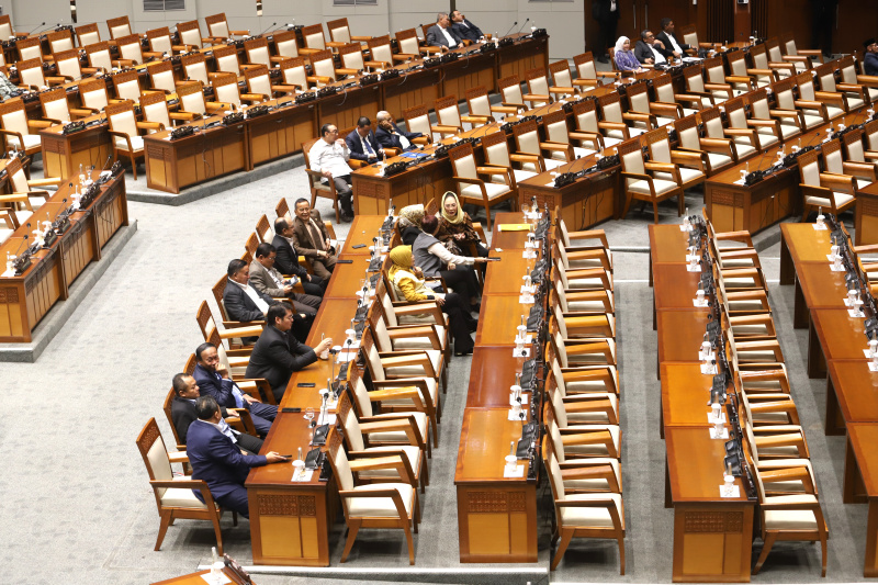 DPR gelar paripurna membahas pendapat antar fraksi-fraksi empat RUU usul Badan Legislasi (Ashar/SinPo.id)