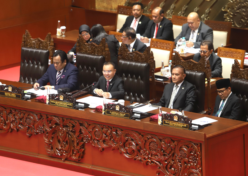 DPR gelar paripurna membahas pendapat antar fraksi-fraksi empat RUU usul Badan Legislasi (Ashar/SinPo.id)
