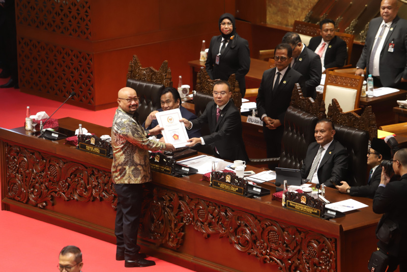 DPR gelar paripurna membahas pendapat antar fraksi-fraksi empat RUU usul Badan Legislasi (Ashar/SinPo.id)