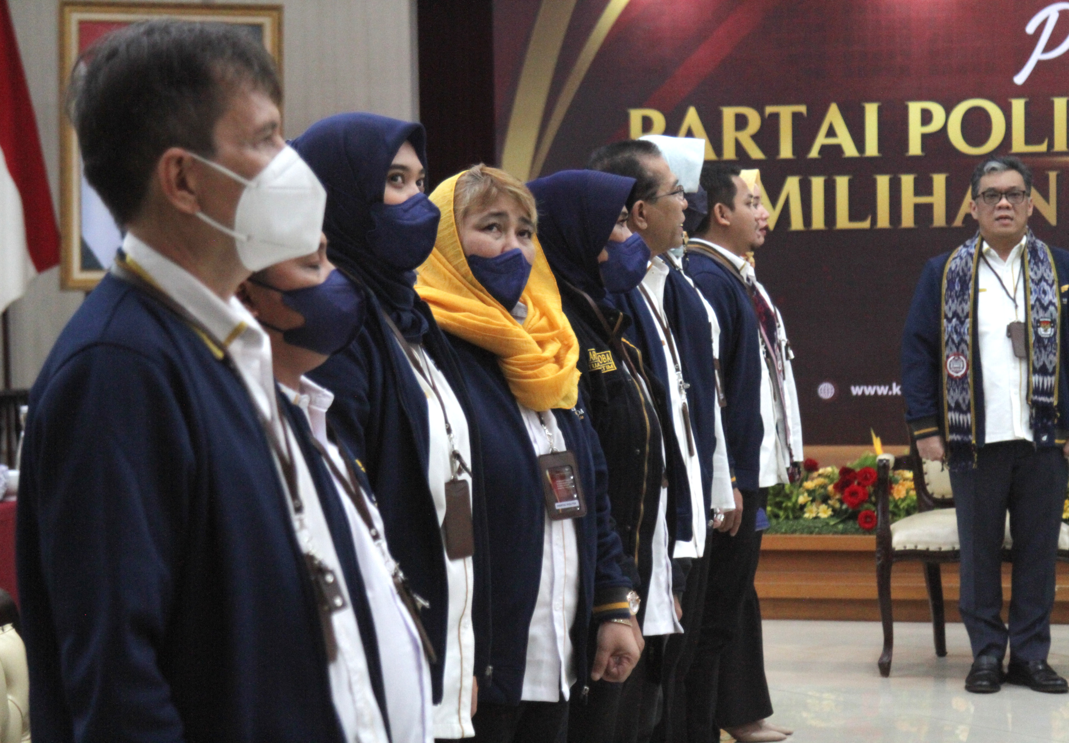 Ketua Umum Partai Garuda Ahmad Ridha Sabana dan Ketua KPU RI Hasyim Asy'ari di Kantor KPU RI (Ashar/SinPo.id)