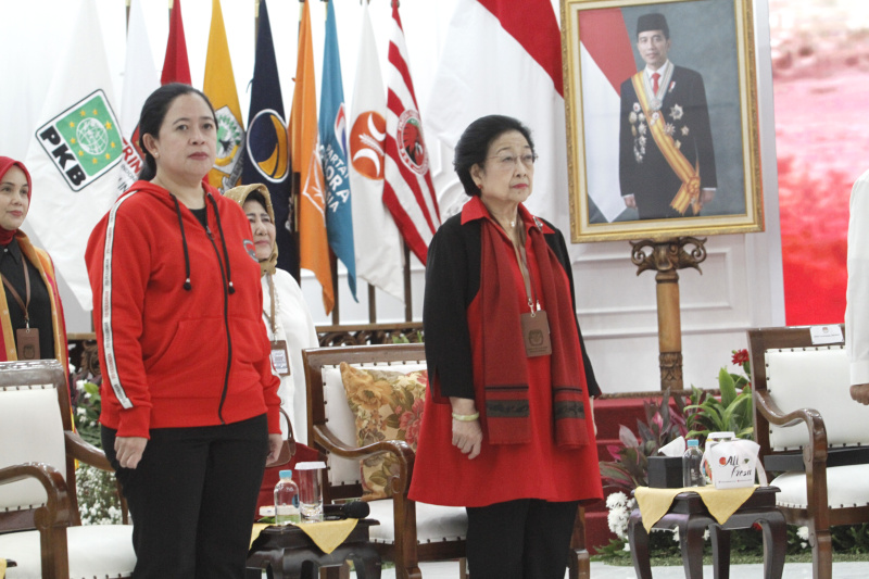 Pasangan Ganjar dan Mahfud MD resmi mendaftar Capres-Cawapres di KPU (Ashar/SinPo.id)