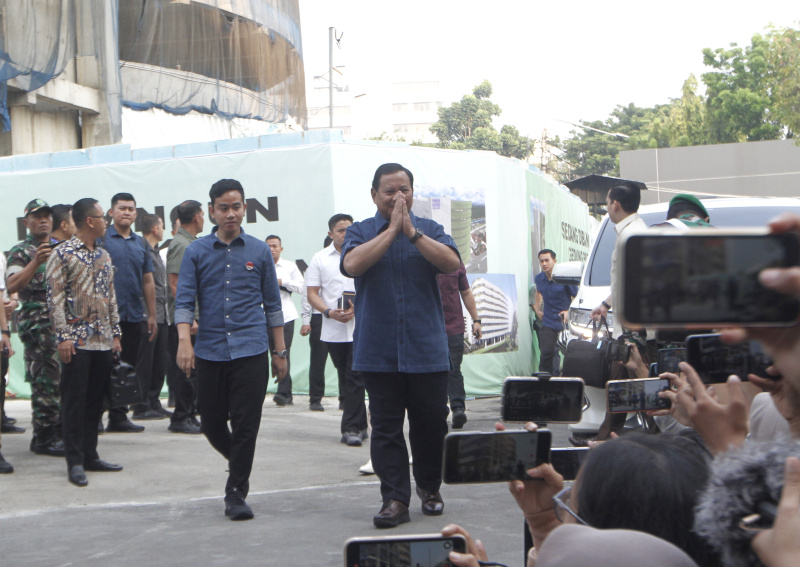 Pasangan Capres-Cawapres Prabowo-Gibran menjalani tes kesehatan di RSPAD (Ashar/SinPo.id)