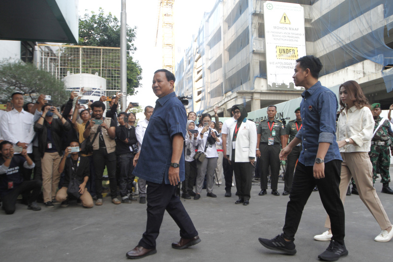 Pasangan Capres-Cawapres Prabowo-Gibran menjalani tes kesehatan di RSPAD (Ashar/SinPo.id)