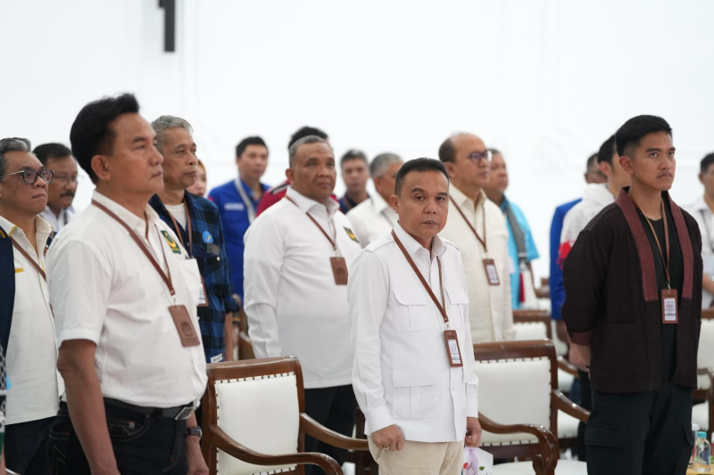 Pasangan Prabowo-Gibran resmi mendaftarkan sebagai Capres dan Cawapres di KPU (Ashar/SinPo.id)