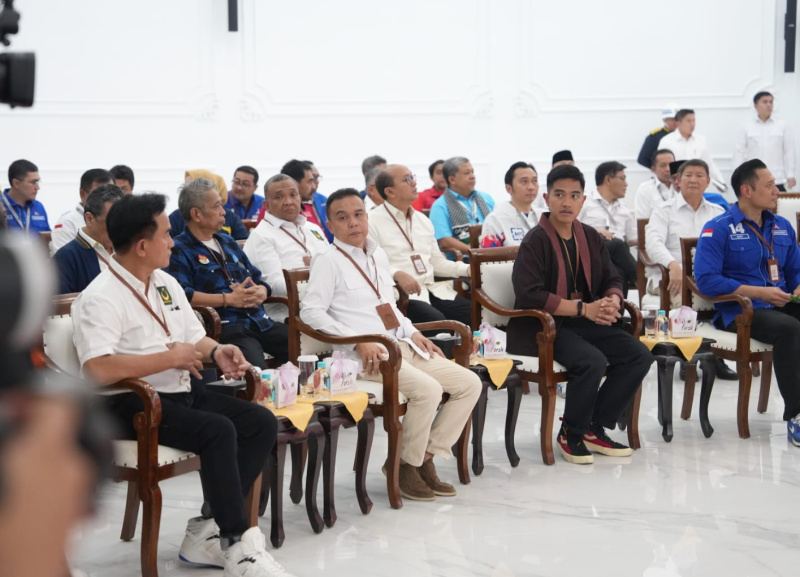 Pasangan Prabowo-Gibran resmi mendaftarkan sebagai Capres dan Cawapres di KPU (Ashar/SinPo.id)