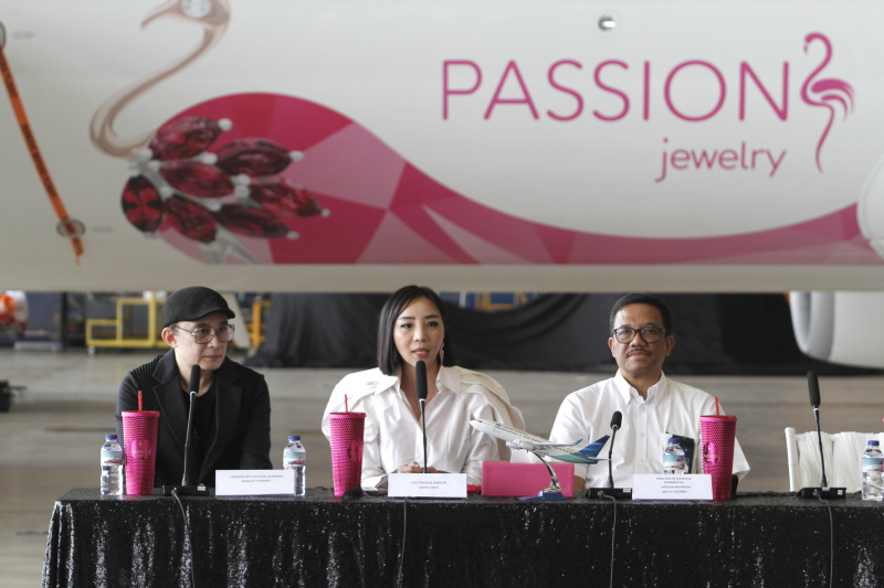 Perusahaan perhiasan berlian Passion Jewelry kolaborasi dengan Garuda Indonesia SKY High terbesar di Indonesia (Ashar/SinPo.id)