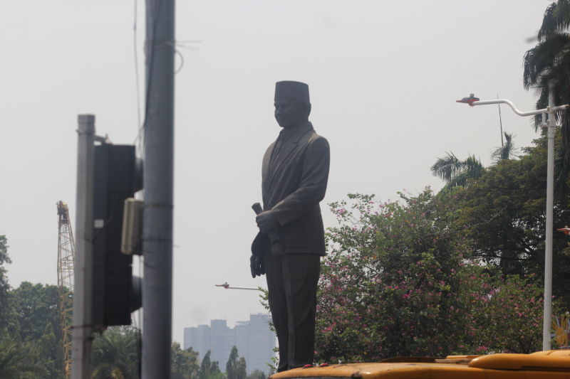 Gubernur DKI Jakarta Pramono Anung berencana akan memindahkan Patung MH Thamrin di jalan MH Thamrin (Ashar/SinPo.id)