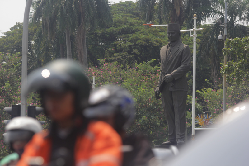 Gubernur DKI Jakarta Pramono Anung berencana akan memindahkan Patung MH Thamrin di jalan MH Thamrin (Ashar/SinPo.id)