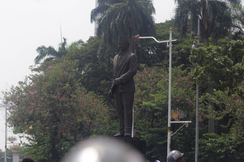 Gubernur DKI Jakarta Pramono Anung berencana akan memindahkan Patung MH Thamrin di jalan MH Thamrin (Ashar/SinPo.id)