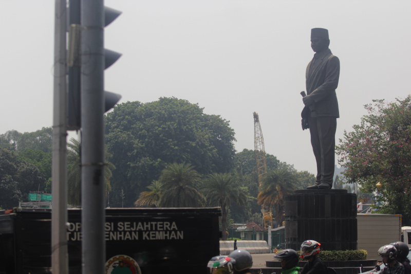 Gubernur DKI Jakarta Pramono Anung berencana akan memindahkan Patung MH Thamrin di jalan MH Thamrin (Ashar/SinPo.id)