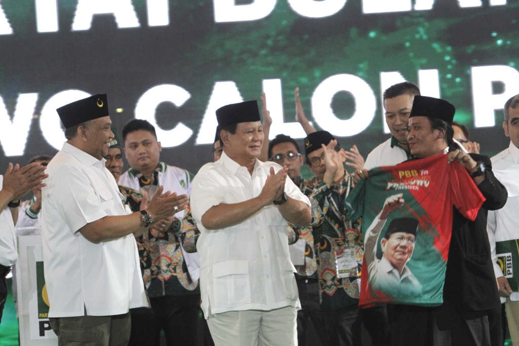 Partai Bulan Bintang (PBB) dalam milad ke-25 resmi Deklarasi dukung Prabowo di Pilpres 2024 nanti (Ashar/SinPo.id)