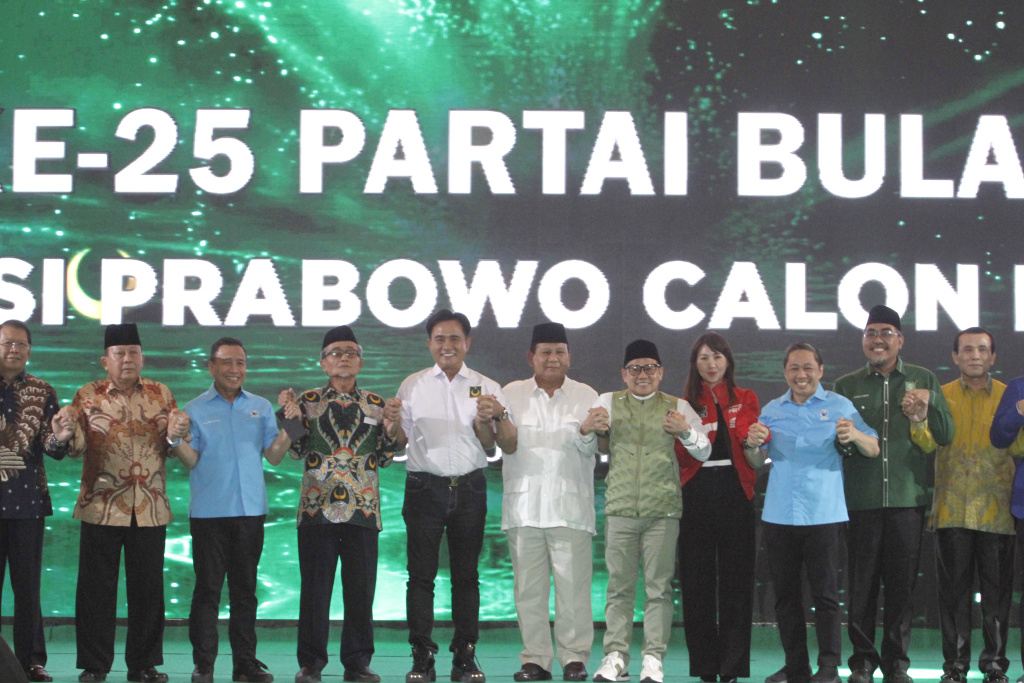 Partai Bulan Bintang (PBB) dalam milad ke-25 resmi Deklarasi dukung Prabowo di Pilpres 2024 nanti (Ashar/SinPo.id)