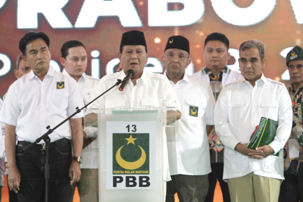 Partai Bulan Bintang (PBB) dalam milad ke-25 resmi Deklarasi dukung Prabowo di Pilpres 2024 nanti (Ashar/SinPo.id)