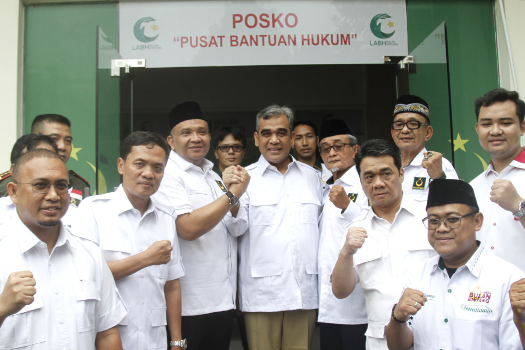 Rombongan para petinggi partai Gerindra sambangi kantor PBB (Ashar/SinPo.id)