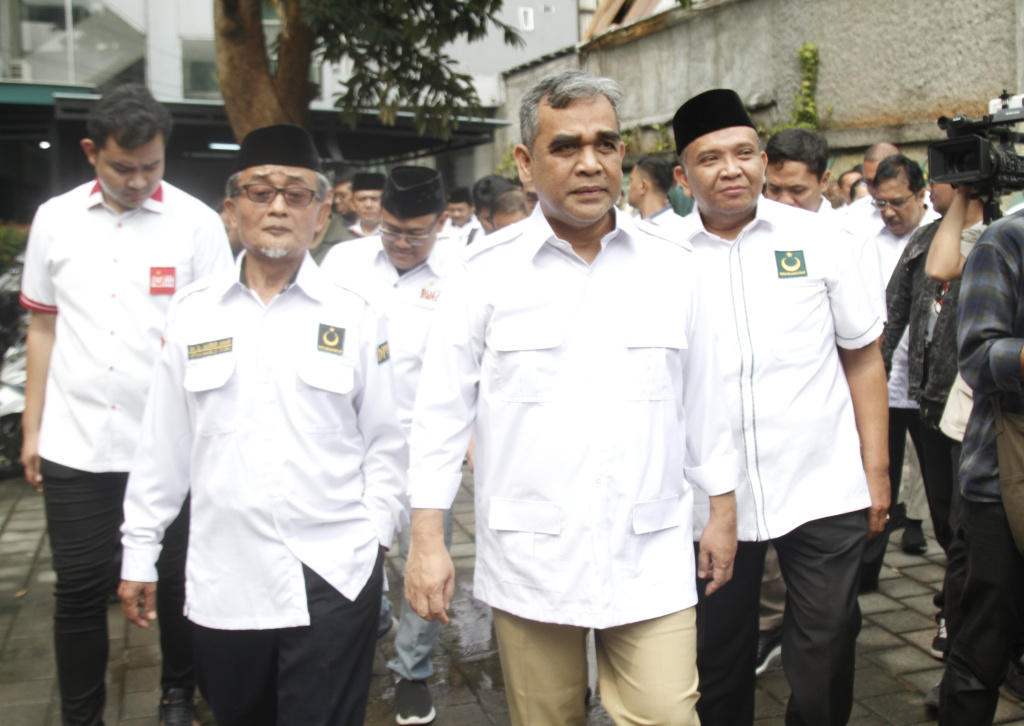 Rombongan para petinggi partai Gerindra sambangi kantor PBB (Ashar/SinPo.id)