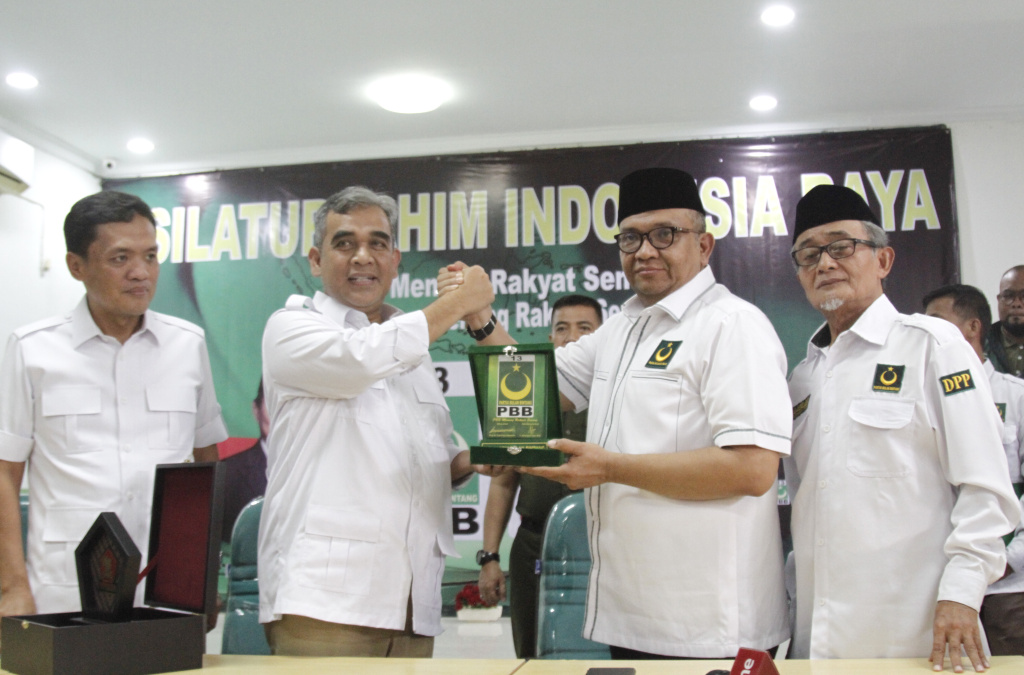 Rombongan para petinggi partai Gerindra sambangi kantor PBB (Ashar/SinPo.id)