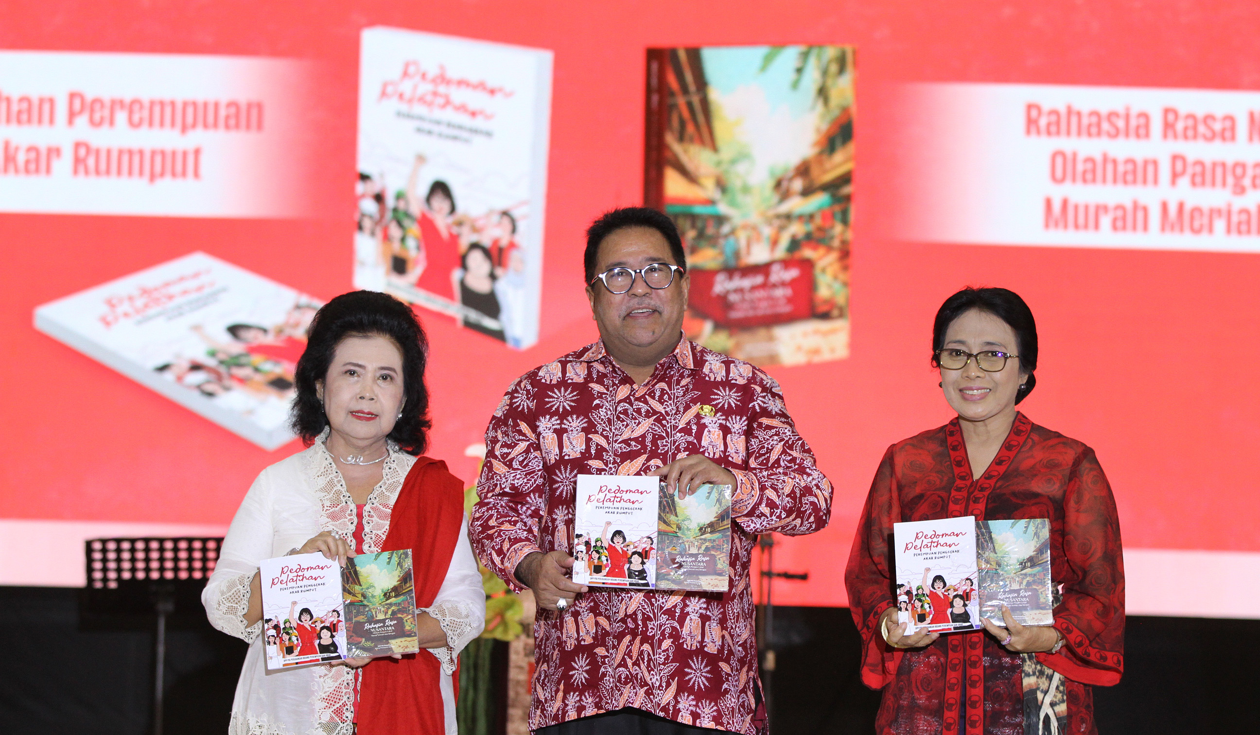 Peluncuran buku DPP PDIP. (Agus Priatna/SinPo.id)