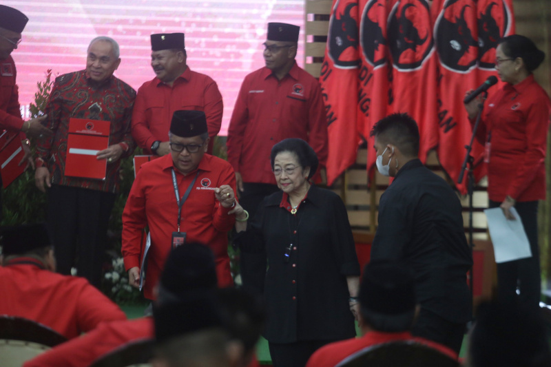 Ketua Umum PDI Perjuangan Megawati Soekarnoputri menyampaikan arahan usai mengumumkan bakal calon kepala daerah/wakil kepala daerah dari PDI Perjuangan di Kantor DPP PDIP (Ashar/Sinpo.id)