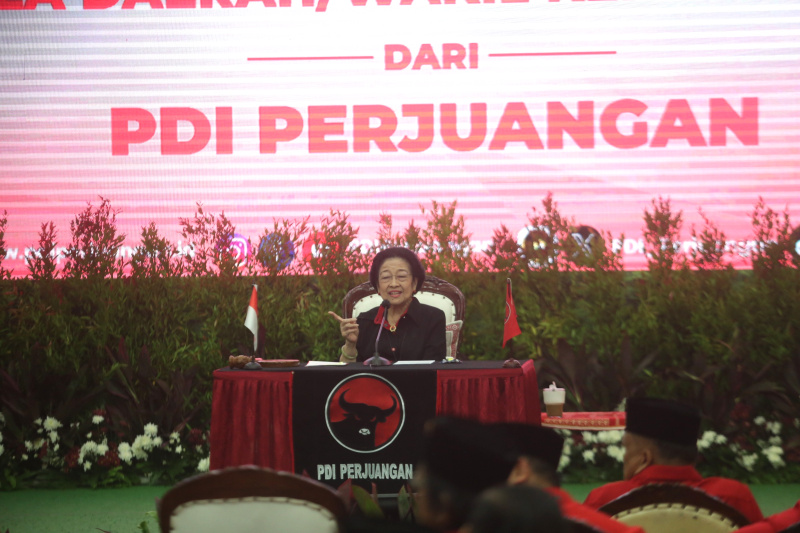 Ketua Umum PDI Perjuangan Megawati Soekarnoputri menyampaikan arahan usai mengumumkan bakal calon kepala daerah/wakil kepala daerah dari PDI Perjuangan di Kantor DPP PDIP (Ashar/Sinpo.id)