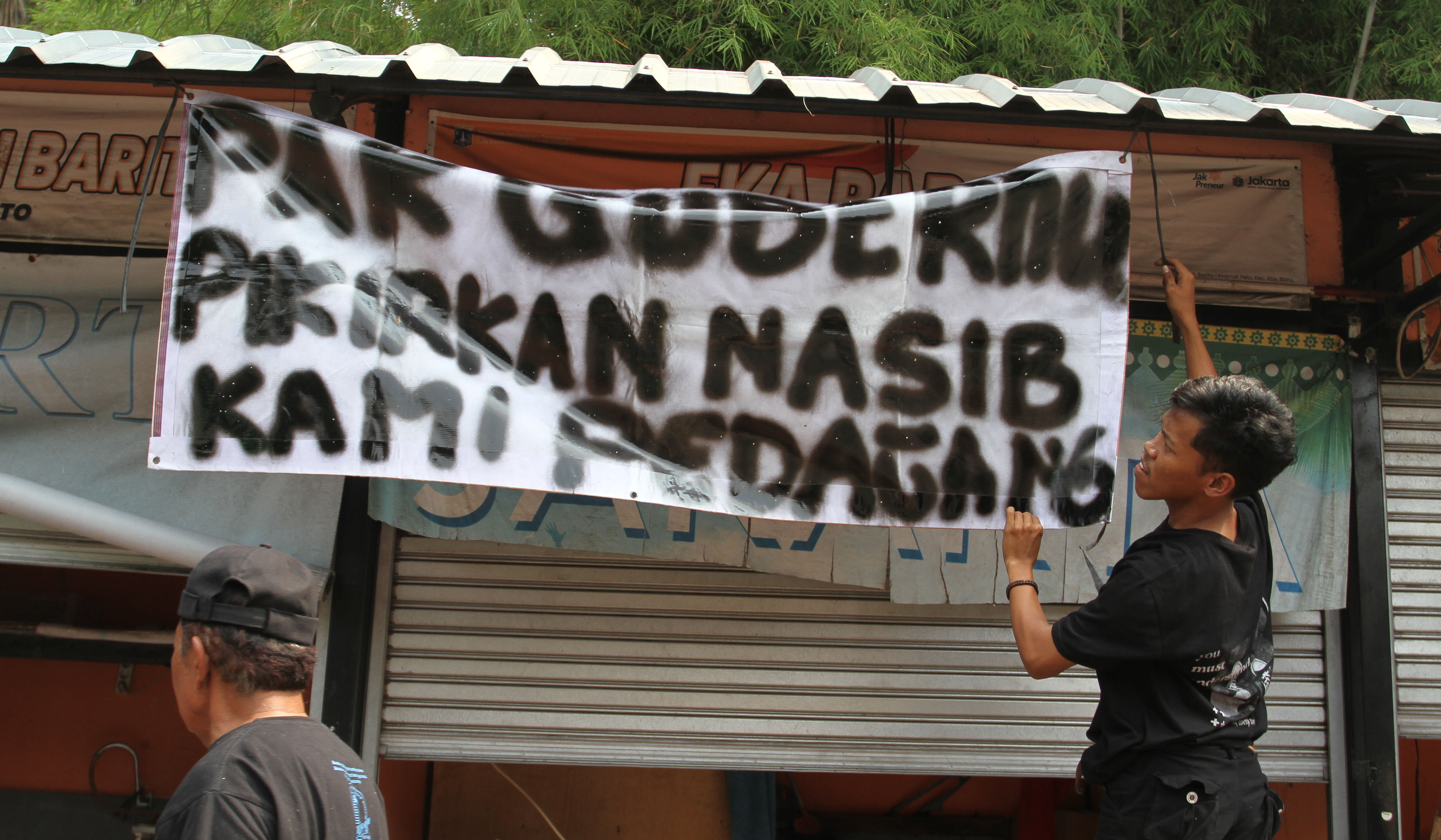 Pedagang Pasar Hewan Barito. (Agus Priatna/SinPo.id)