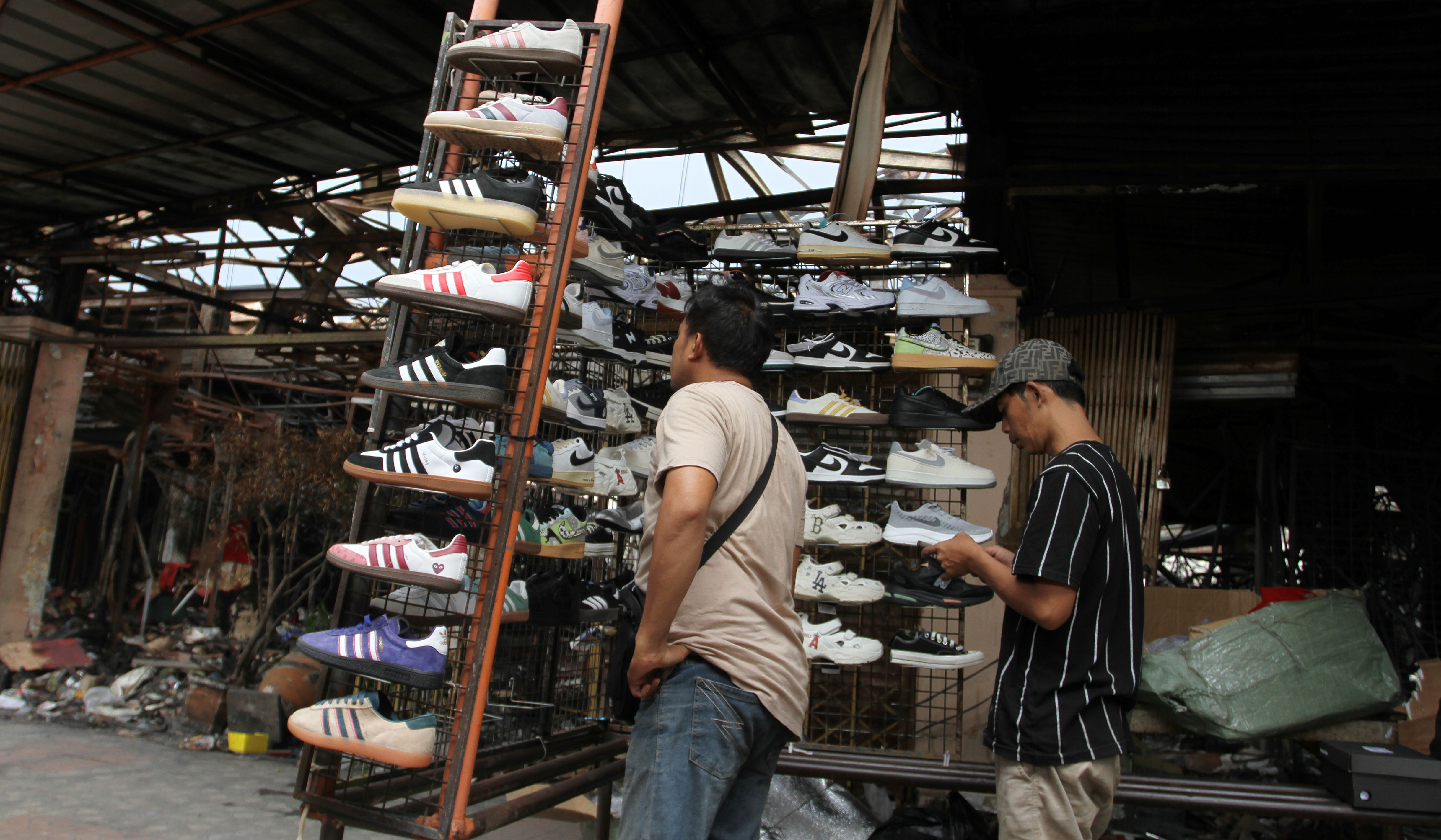 Pedagang Taman Puring. (Agus Priatna/SinPo.id)