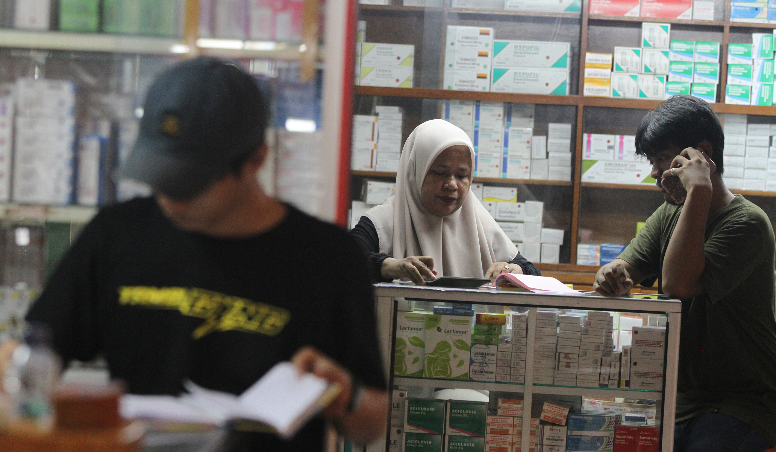 Protes pedagang Pasar Pramuka. (Agus Priatna/SinPo.id)