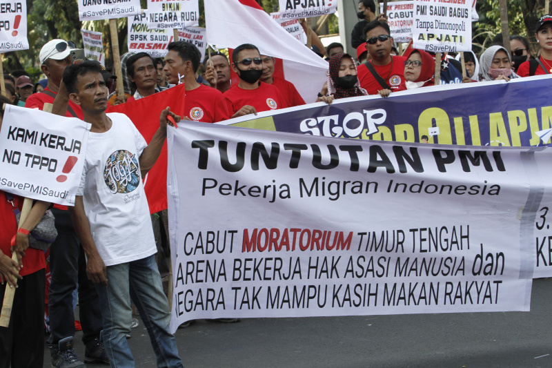Puluhan para pekerja migran Indonesia  gelar aksi demo menuntut perlindungan dari Pemerintah (Ashar/SinPo.id)