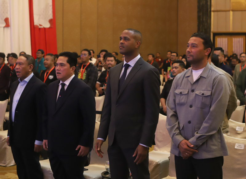 Ketua Umum PSSI Erick Thohir Pelatih Timnas Indonesia resmi diperkenalkan Patrick Kluivert dari Belanda (Ashar/SinPo.id)