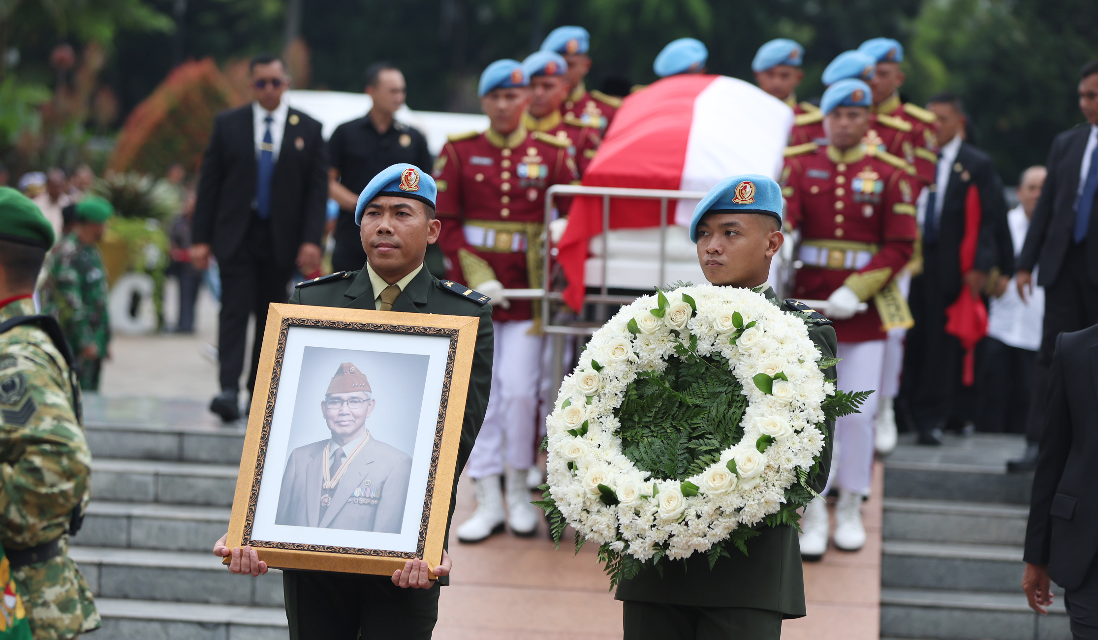 Pemakaman Try Sutrisno. (Agus Priatna/SinPo.id)