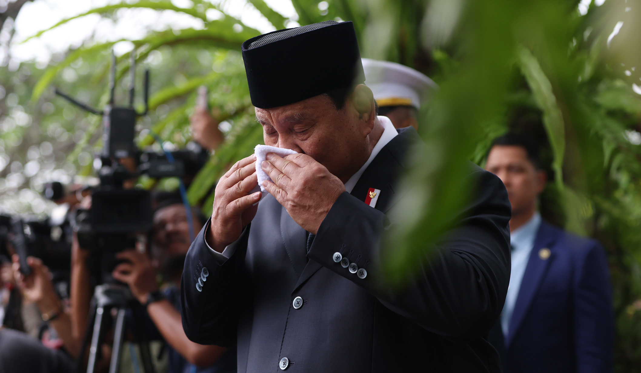 Pemakaman Try Sutrisno. (Agus Priatna/SinPo.id)