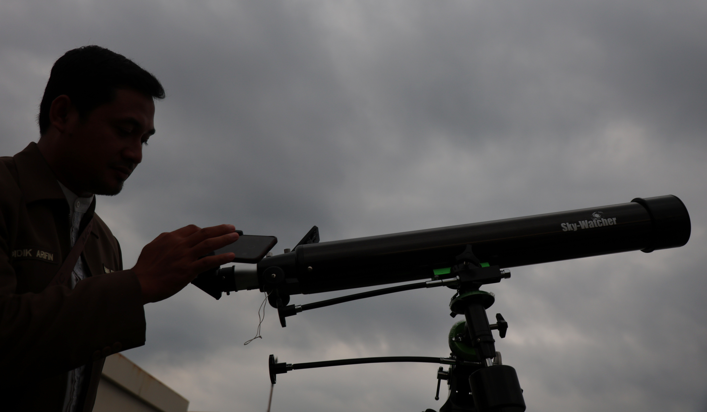 Pantaua hilal di kantor Kemenag DKI Jakarta. (Agus Priatna/SinPo.id)