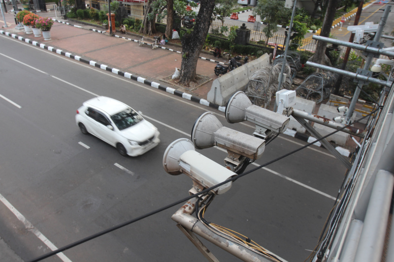 Ditjen Bina Marga PUPR bakal pasang kamera CCTV-AI di 38 lokasi baru sepanjang tahun 2024 untuk merekam data lalu lintas di jalan-jalan nasional (Ashar/SinPo.id)