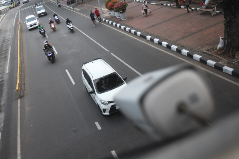 Ditjen Bina Marga PUPR bakal pasang kamera CCTV-AI di 38 lokasi baru sepanjang tahun 2024 untuk merekam data lalu lintas di jalan-jalan nasional (Ashar/SinPo.id)